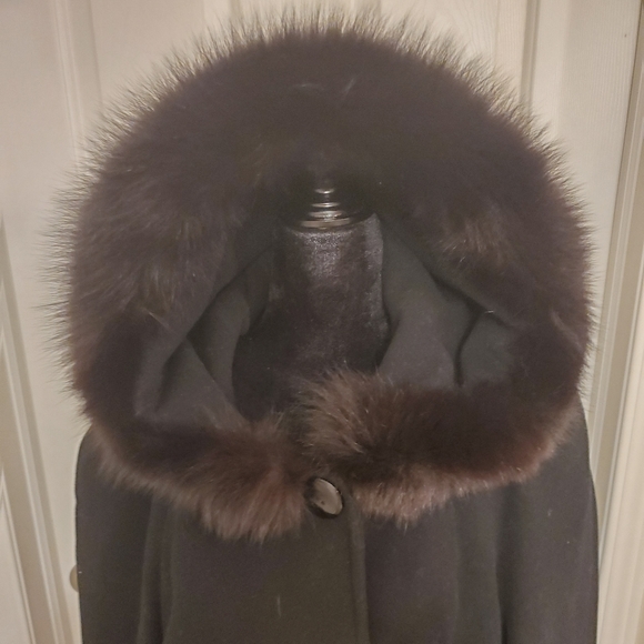 Collection" Toni Plus" Coat - Picture 3 of 8